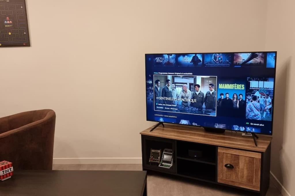 Belle Maison Climatisee Renovee Pac-Man Entre Collegues, Amis, Famille - Barbecue - Netflix - Prime - Baby Foot 50Cts Saint-Seurin-sur-l'Isle Exterior foto